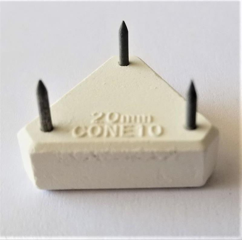 20 MM Triangle Stilt (.8)